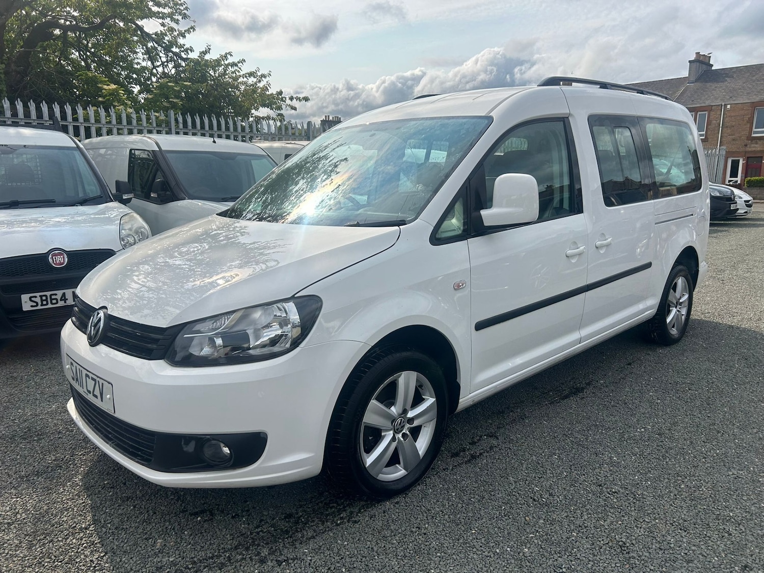 Used Volkswagen Caddy Maxi Life 2011 for sale - 77327210: Photo 7