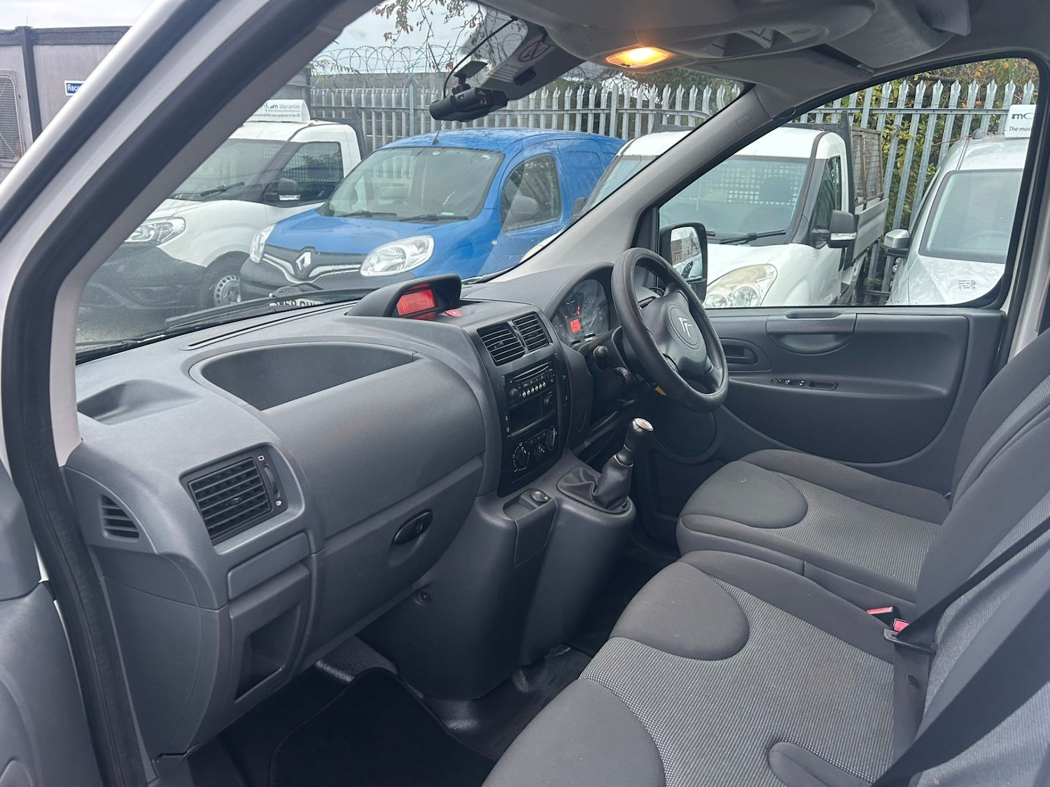 Used Citroen Dispatch 2015 for sale - 76580452: Photo 11