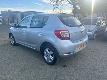 Used Dacia Sandero 2016 for sale - 76339823: Photo 4