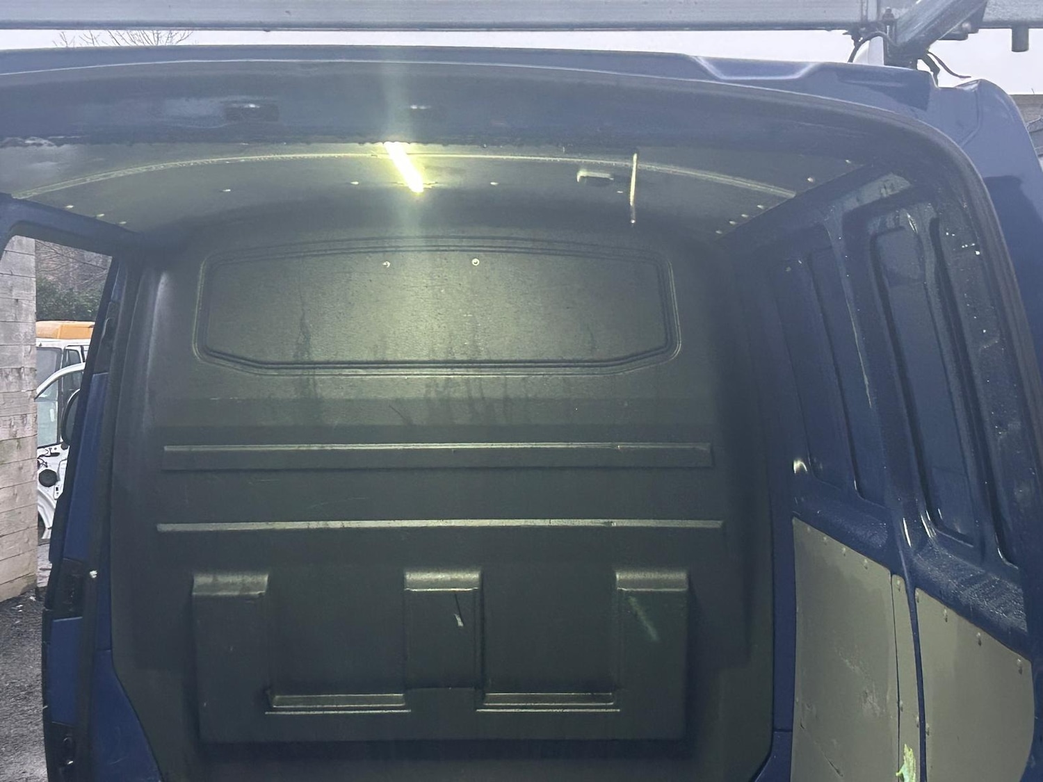 Used Volkswagen Transporter 2014 for sale - 77528017: Photo 6