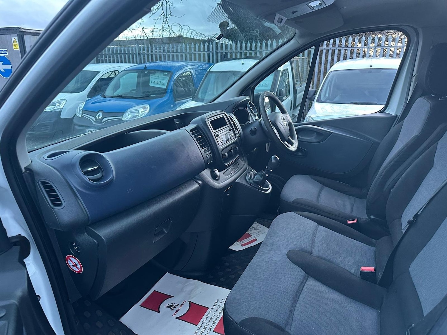 Used Vauxhall Vivaro 2015 for sale - 77942802: Photo 3