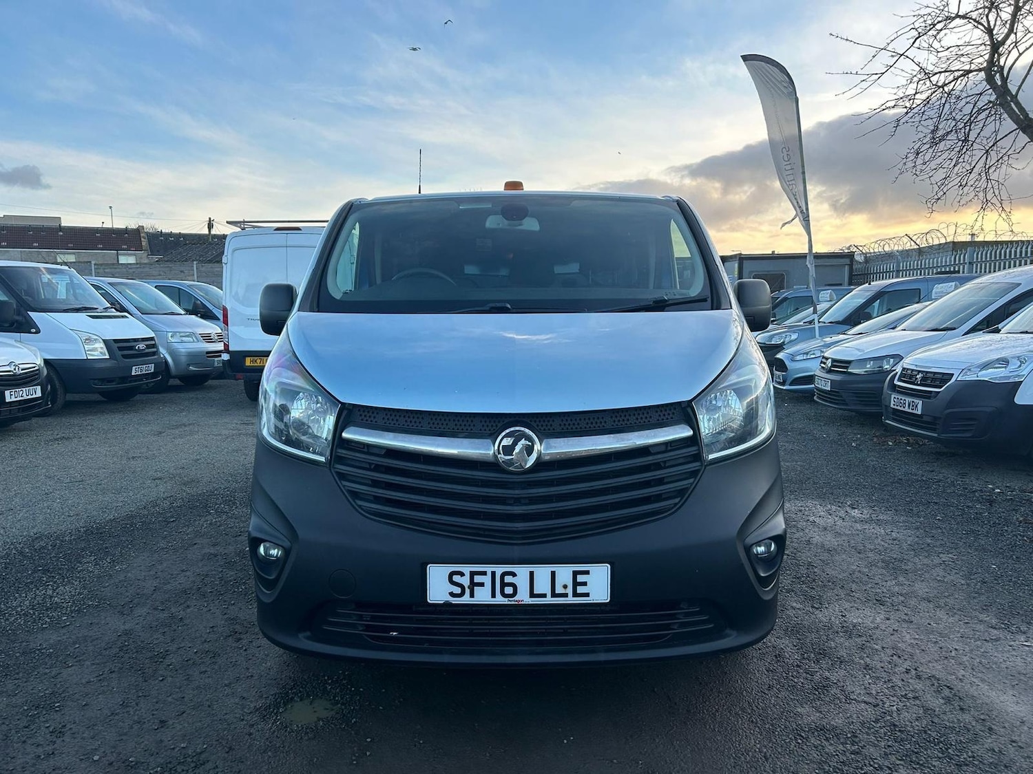 Used Vauxhall Vivaro 2016 for sale - 76978957: Photo 1