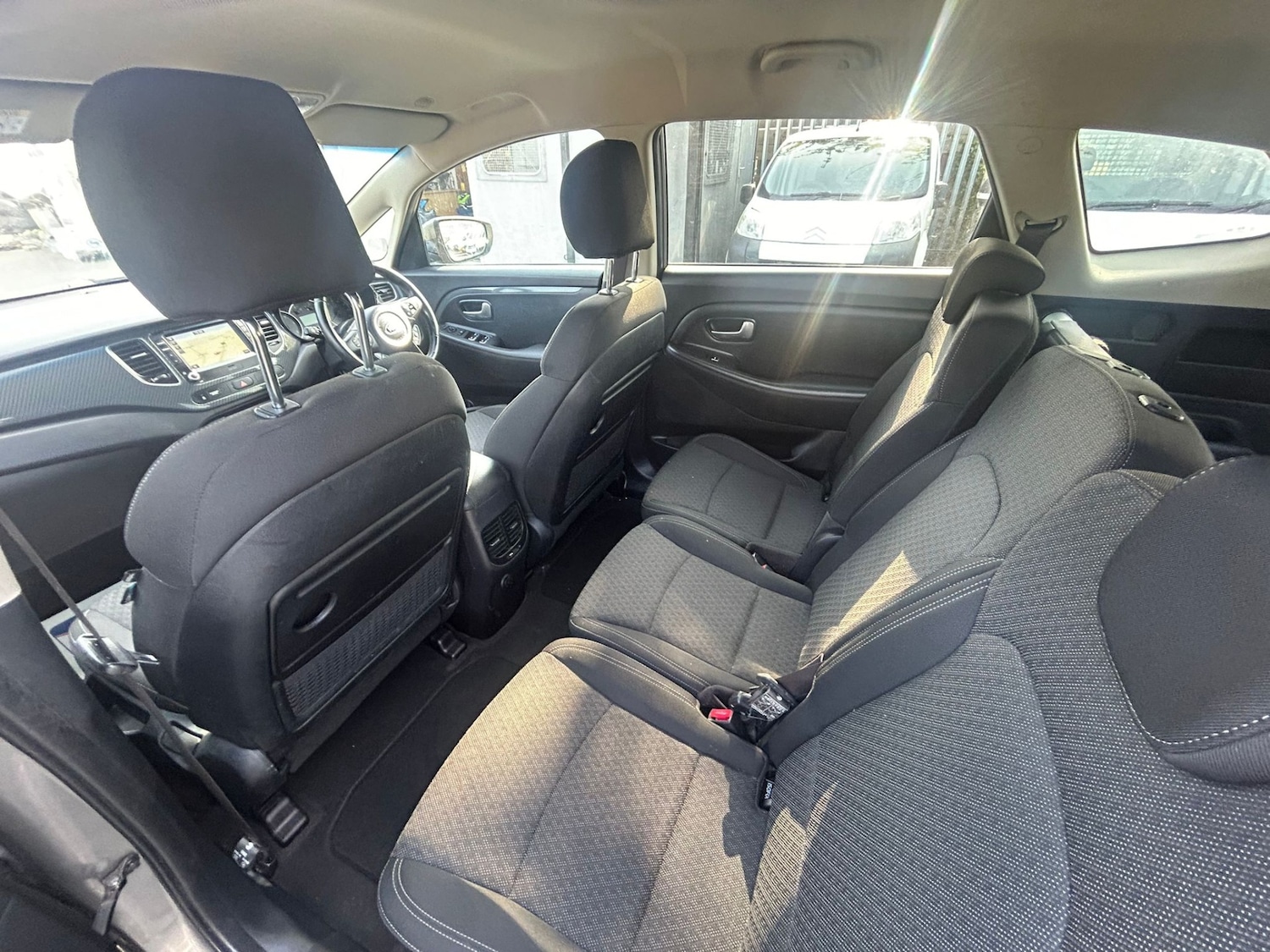 Used Kia Carens 2018 for sale - 76420675: Photo 10