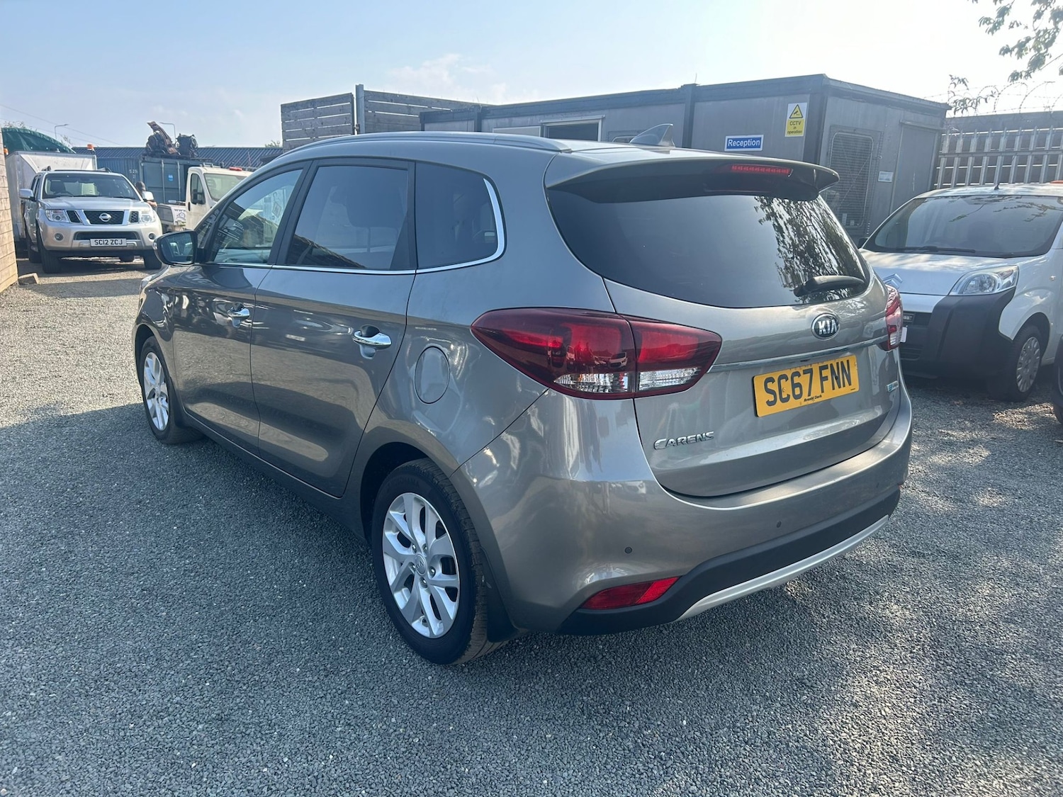 Used Kia Carens 2018 for sale - 76420675: Photo 6