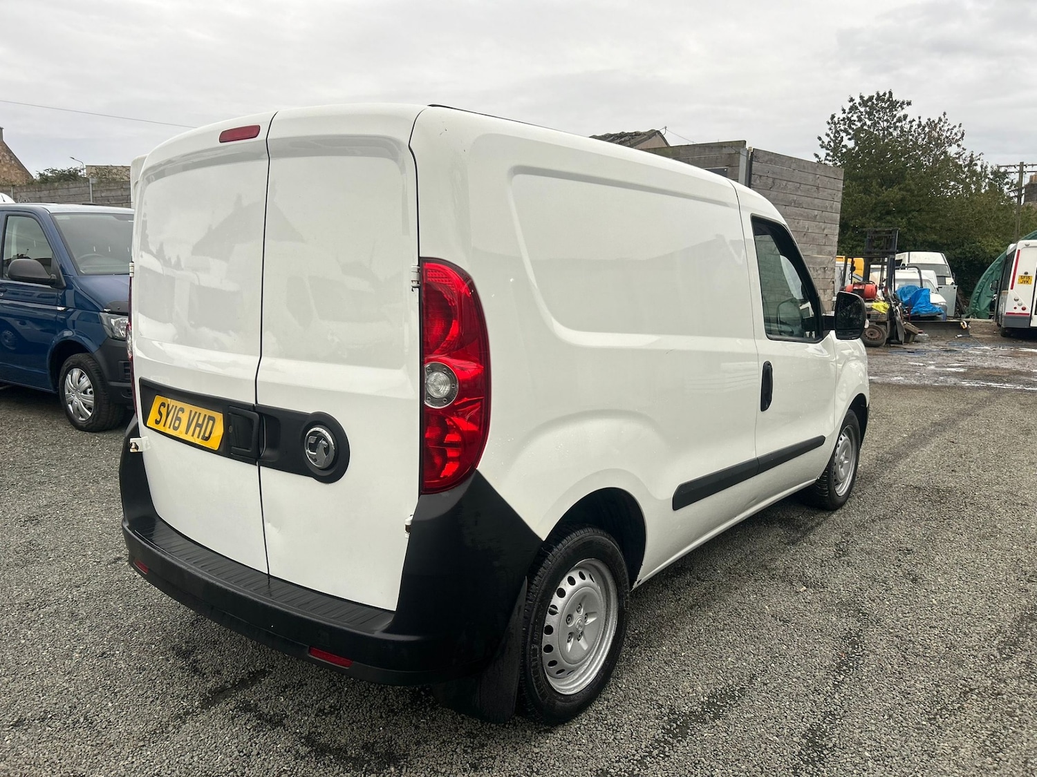 Used Vauxhall Combo 2016 for sale - 76875362: Photo 11