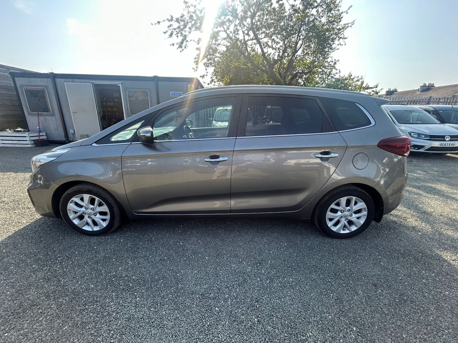 Used Kia Carens 2018 for sale - 76540929: Photo 5