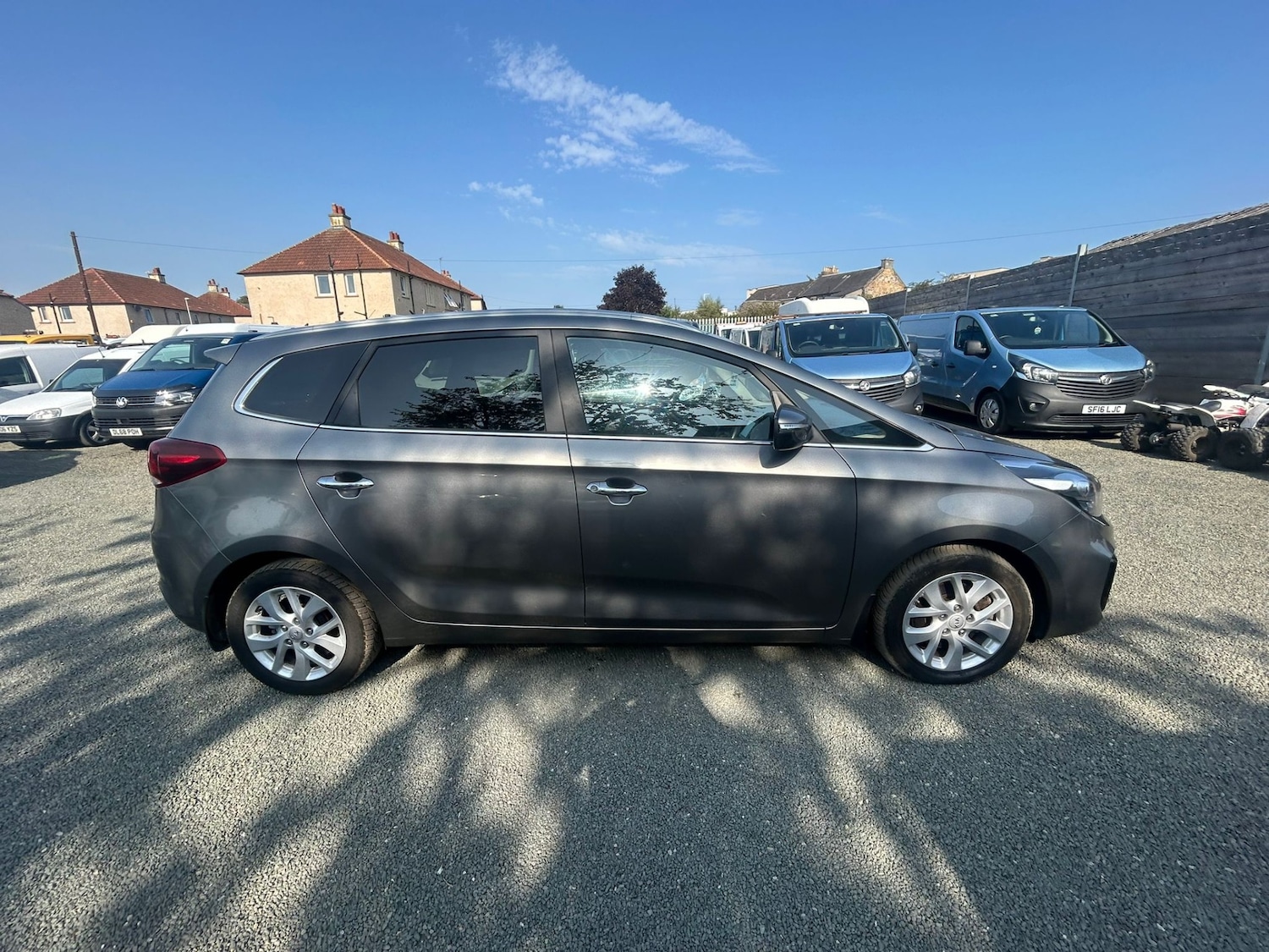 Used Kia Carens 2018 for sale - 76540929: Photo 9