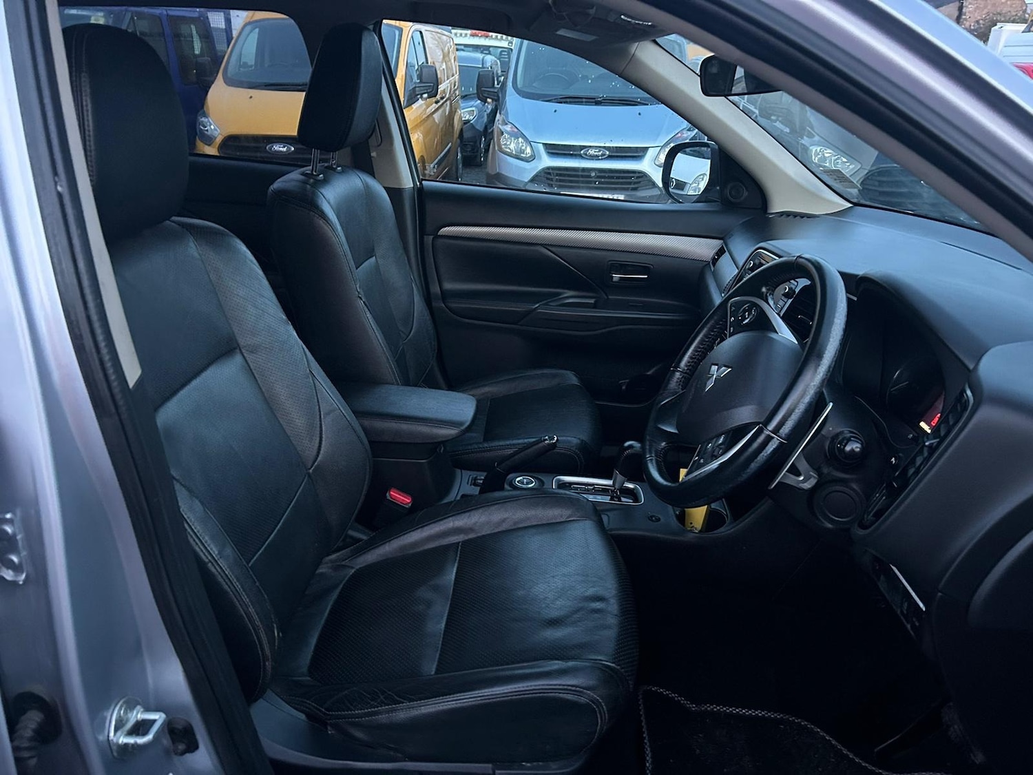 Used Mitsubishi Outlander 2014 for sale - 77638519: Photo 9