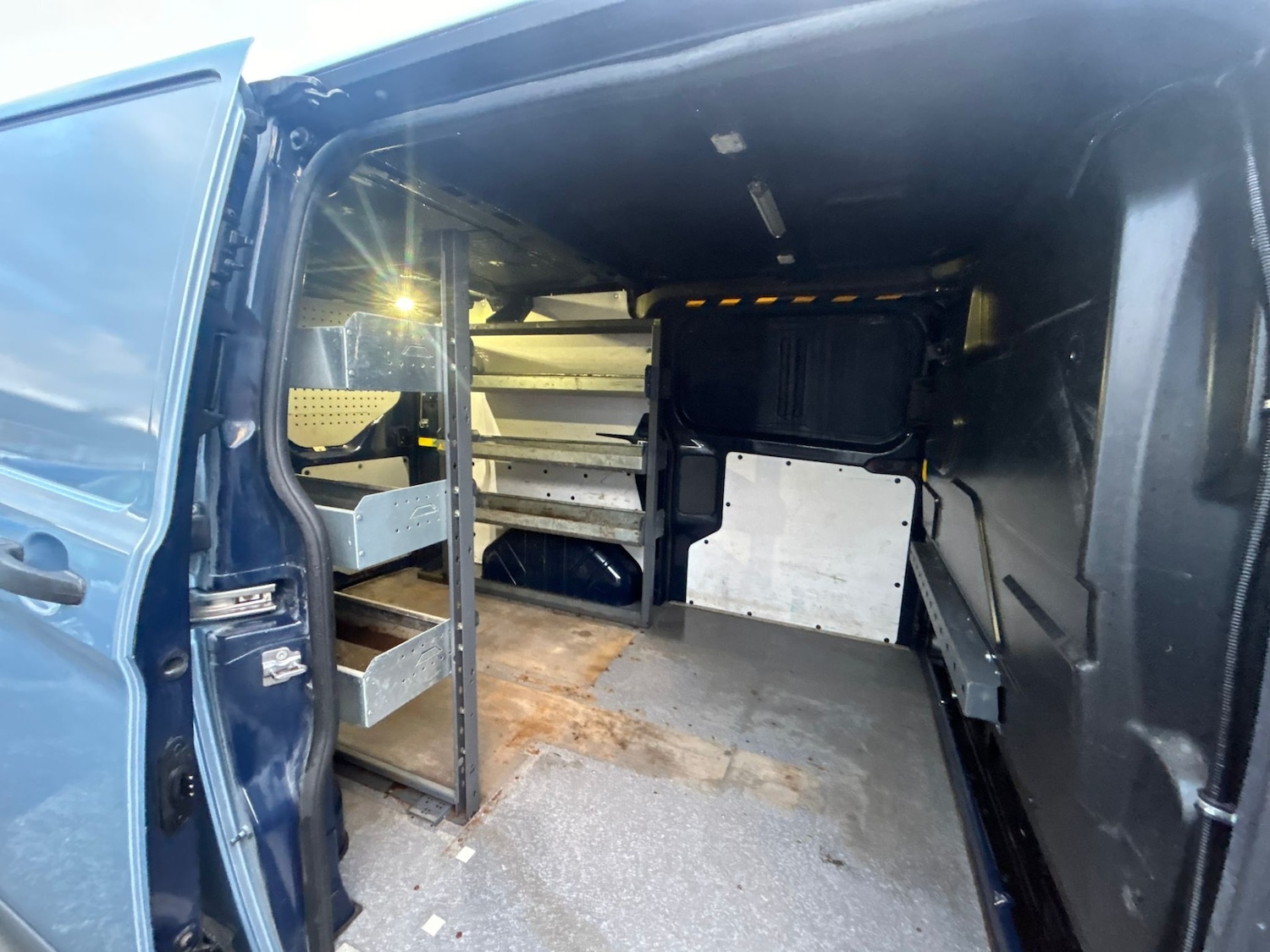 Used Ford Transit Custom 2017 for sale - 77960337: Photo 2