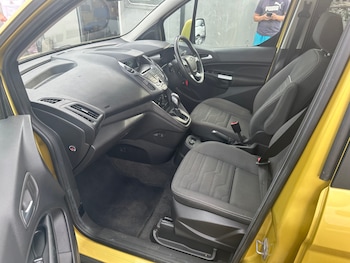 Used Ford Tourneo Connect 2016 for sale - 79167969: Photo