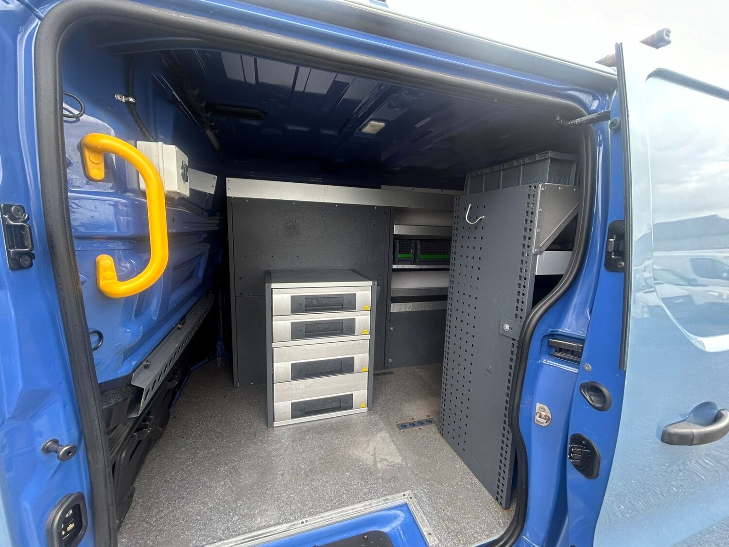 Used Vauxhall Vivaro 2018 for sale - 78220934: Photo 3