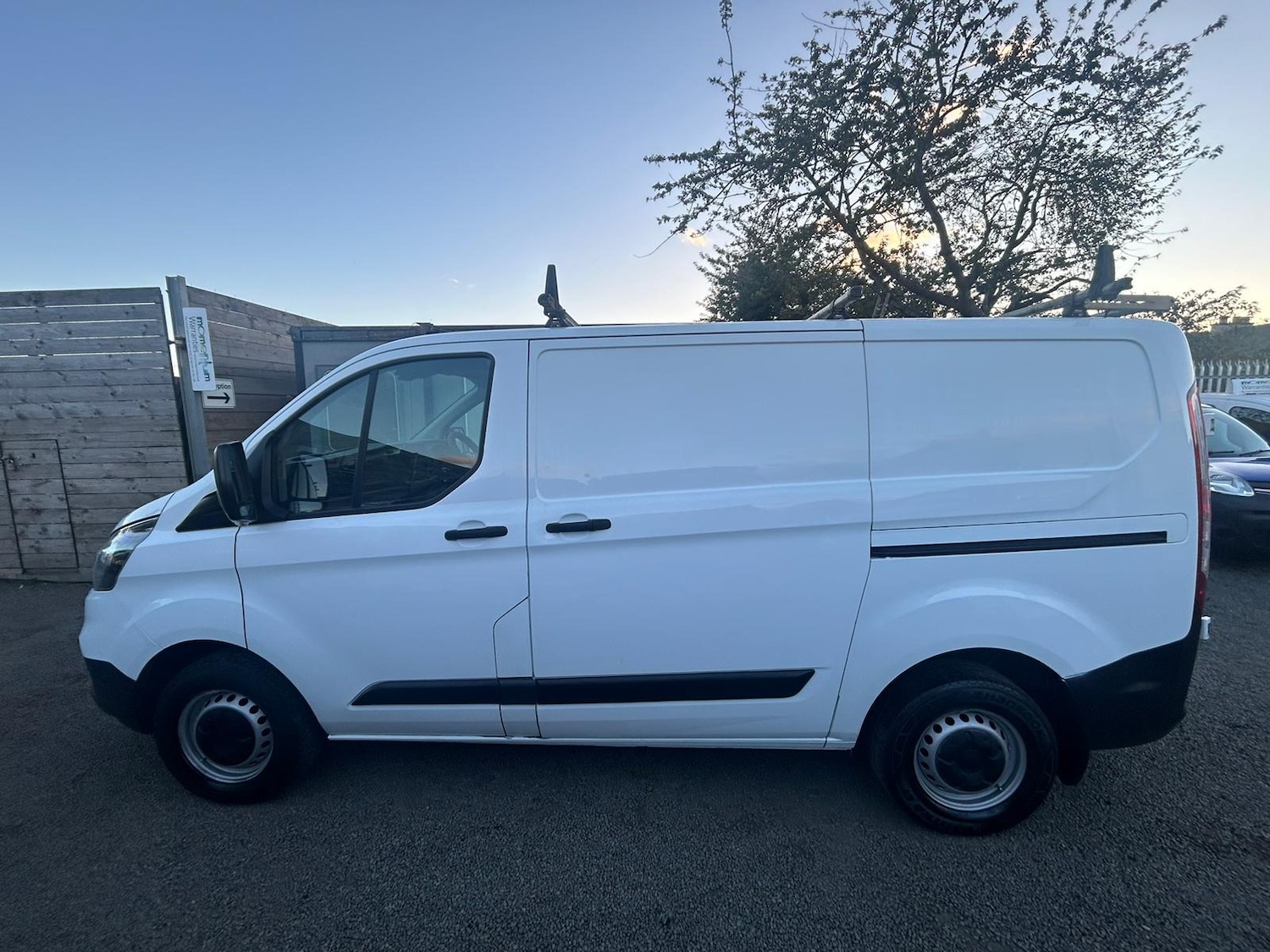 Used Ford Transit Custom 2019 for sale - 76438290: Photo 2