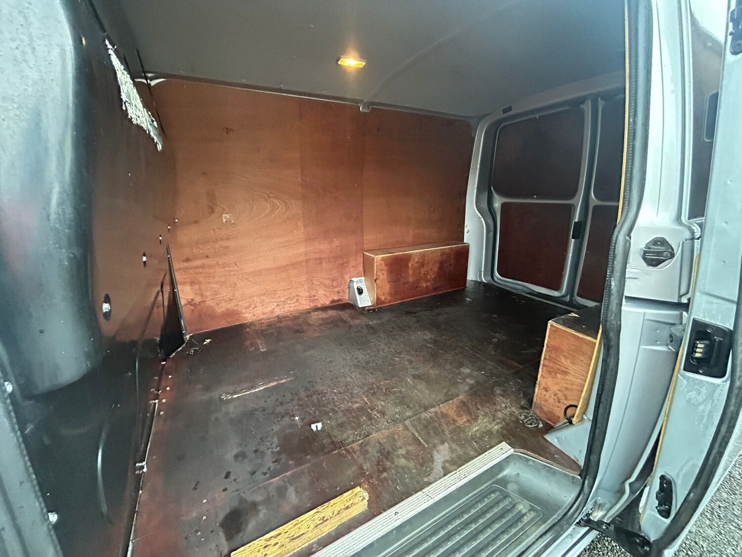 Used Volkswagen Transporter 2018 for sale - 77749412: Photo 3