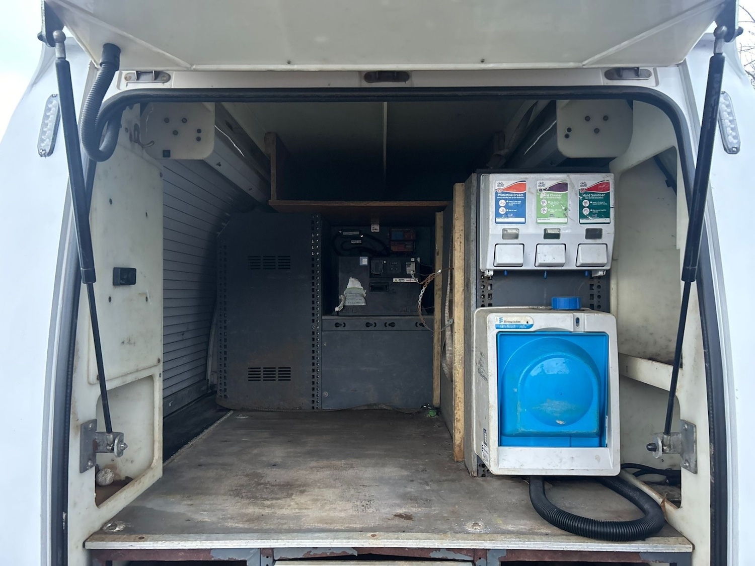 Used Toyota Hilux 2017 for sale - 77942543: Photo 12