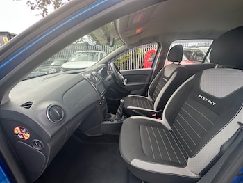 Used Dacia Sandero Stepway 2017 for sale - 79547396: Photo
