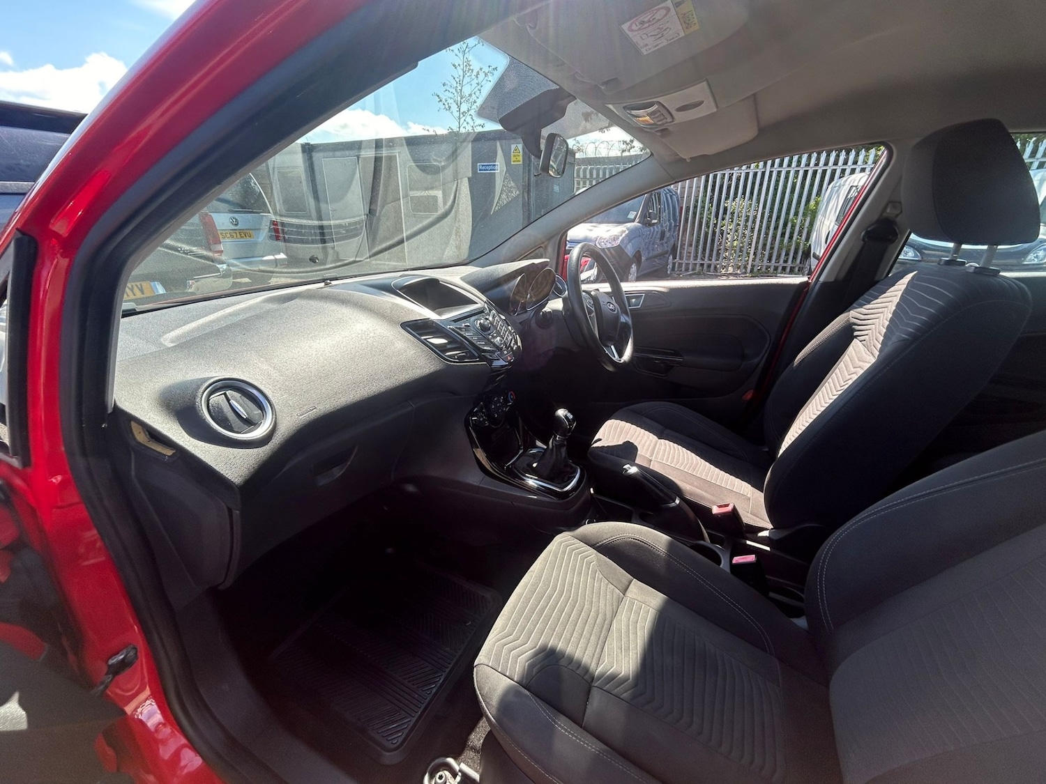 Used Ford Fiesta 2015 for sale - 76373416: Photo 4
