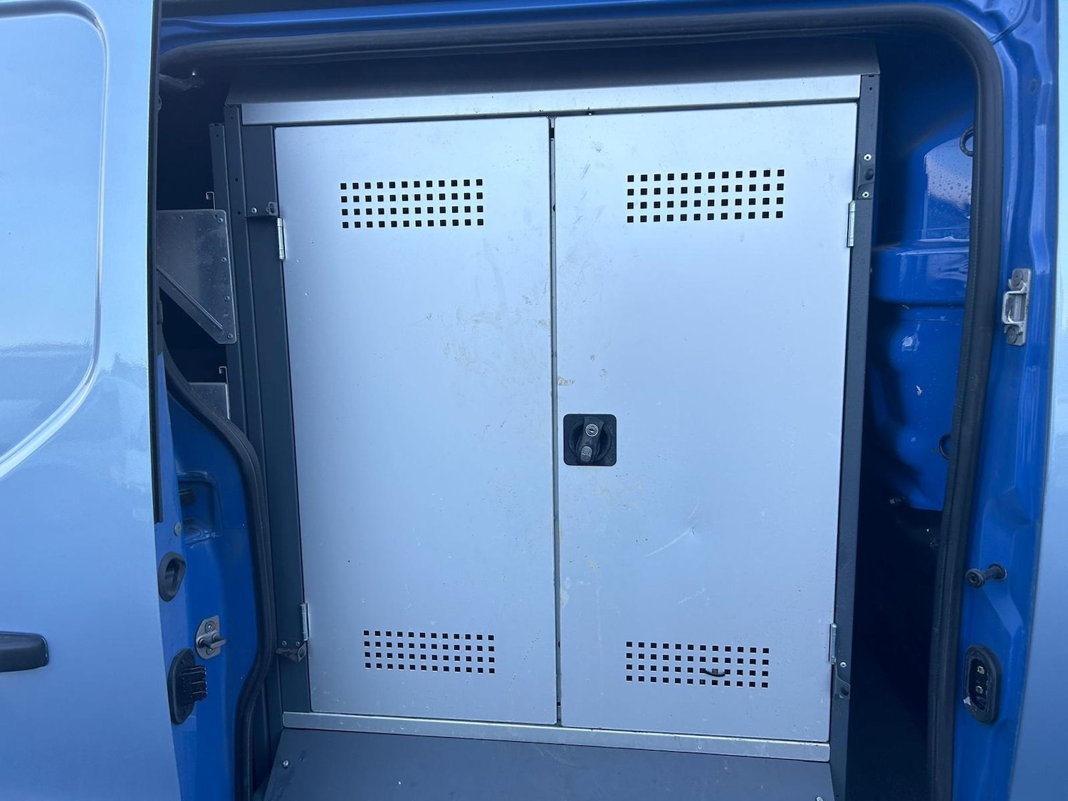 Used Vauxhall Vivaro 2016 for sale - 76856973: Photo 6