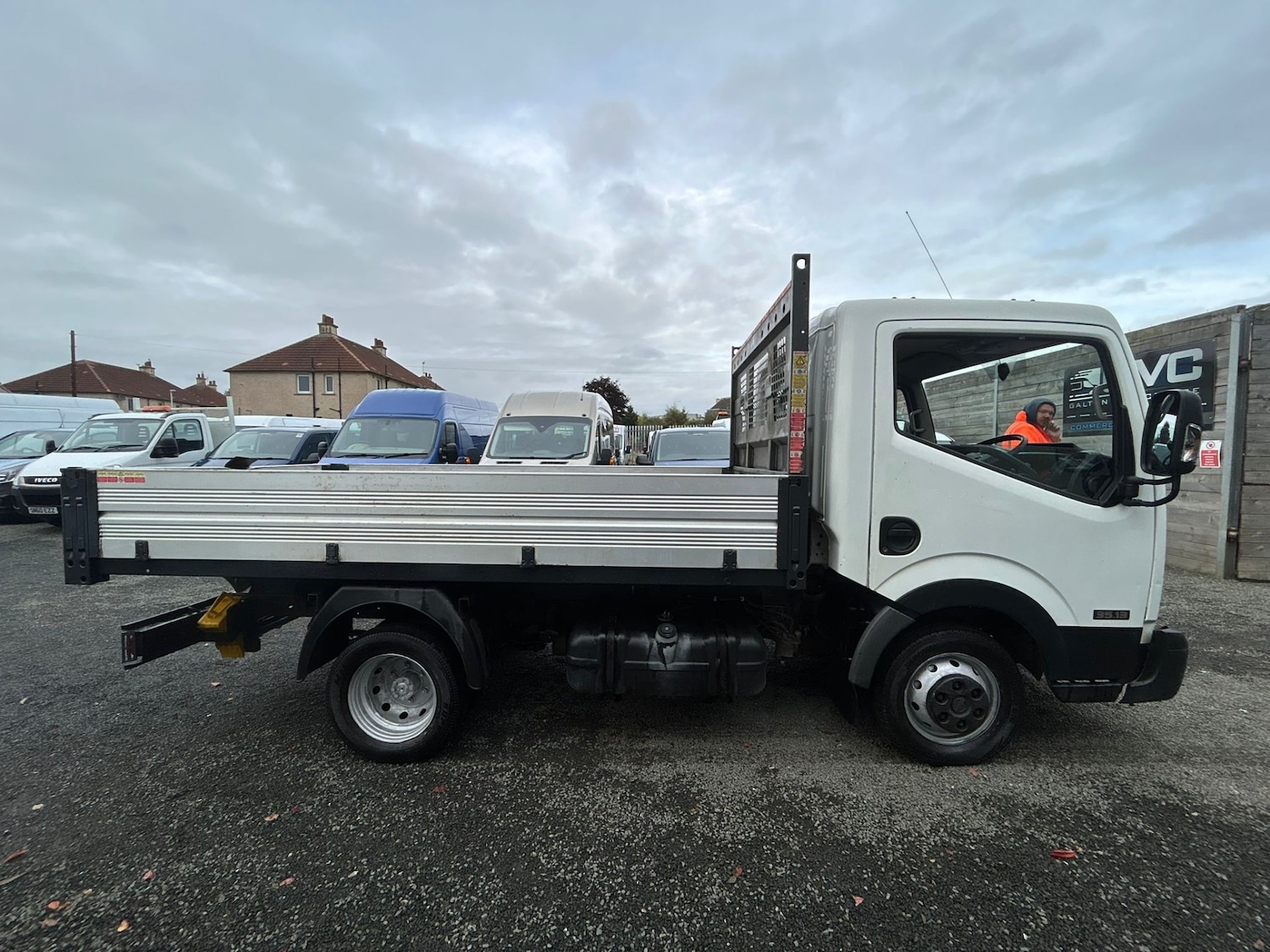 Used Nissan Cabstar 2017 for sale - 76133134: Photo 2