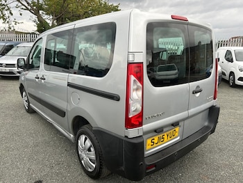 2015 (15) - 2.0 HDi L1 130 Comfort 5dr [9 Seats]