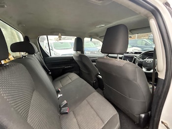 Used Toyota Hilux 2018 for sale - 75580681: Photo