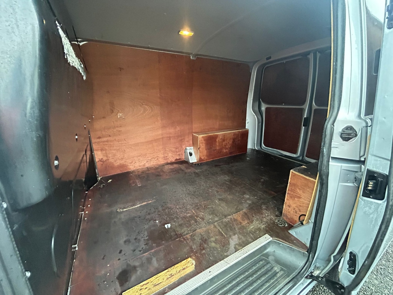 Used Volkswagen Transporter 2018 for sale - 77634450: Photo 3