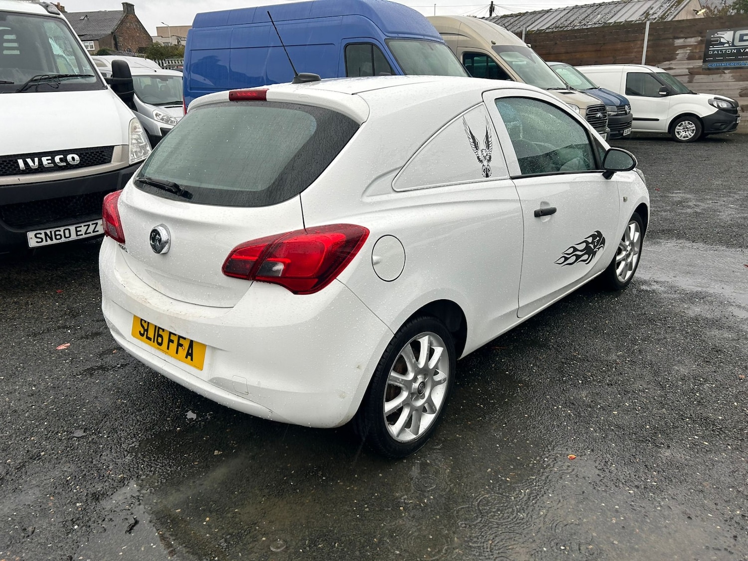 Used Vauxhall Corsa 2016 for sale - 77147452: Photo 2