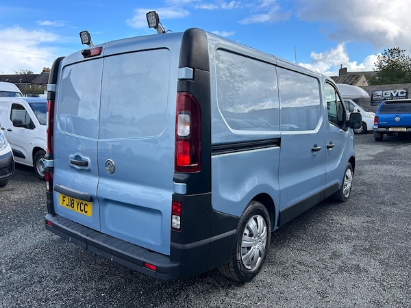 Used Vauxhall Vivaro 2018 for sale - 76217356: Photo 2