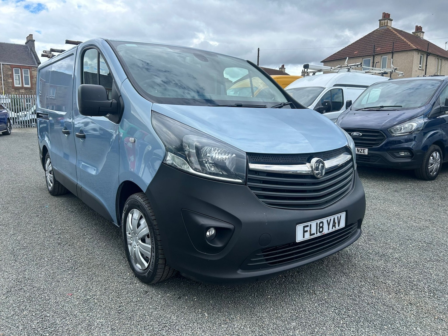 Used Vauxhall Vivaro 2018 for sale - 76827801: Photo 2