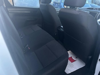 Used Toyota Hilux 2018 for sale - 77239601: Photo