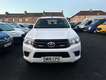 Used Toyota Hilux 2018 for sale - 77960205: Photo