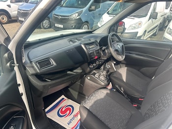 Used Vauxhall Combo 2018 for sale - 77565526: Photo