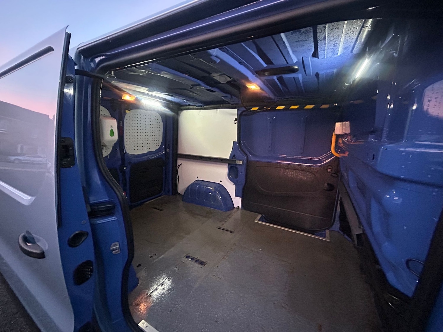 Used Vauxhall Vivaro 2018 for sale - 76843041: Photo 4