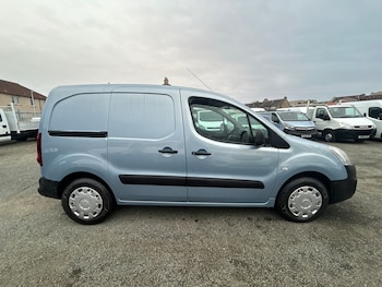 Used Peugeot Partner 2018 for sale - 77675271: Photo