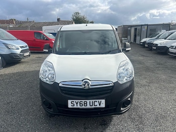 Used Vauxhall Combo 2018 for sale - 76298919: Photo 2