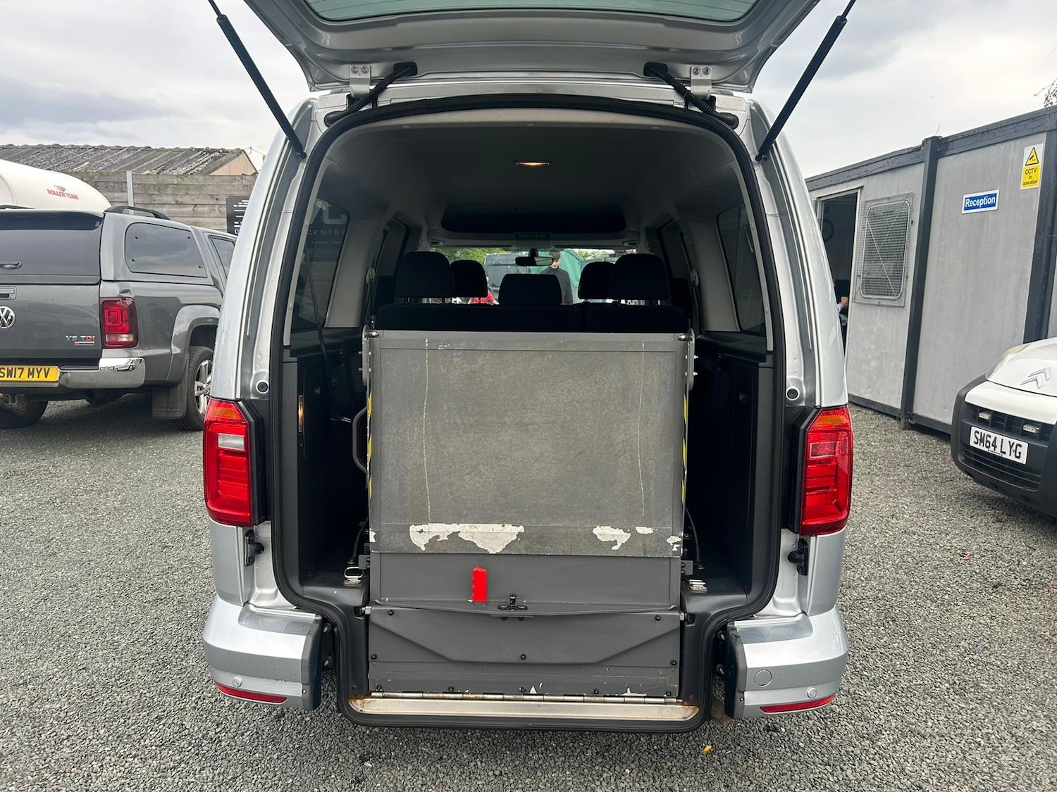 Used Volkswagen Caddy Maxi Life 2018 for sale - 76564081: Photo 3