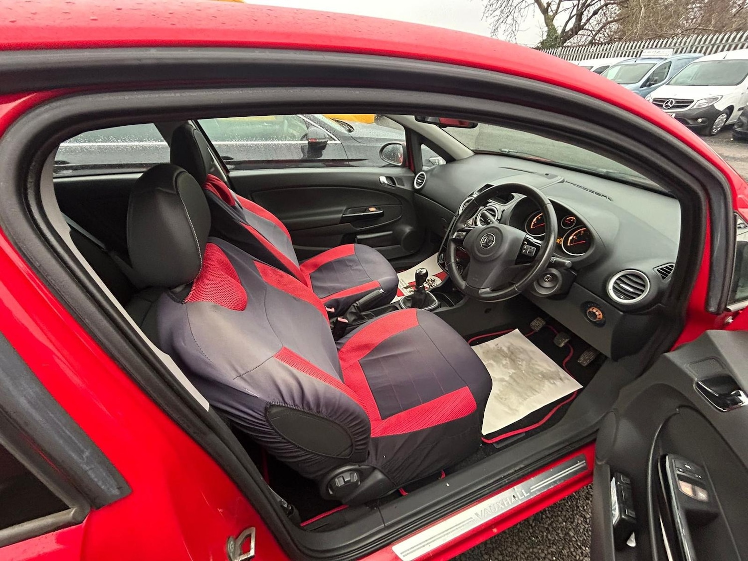 Used Vauxhall Corsa 2009 for sale - 77321800: Photo 2