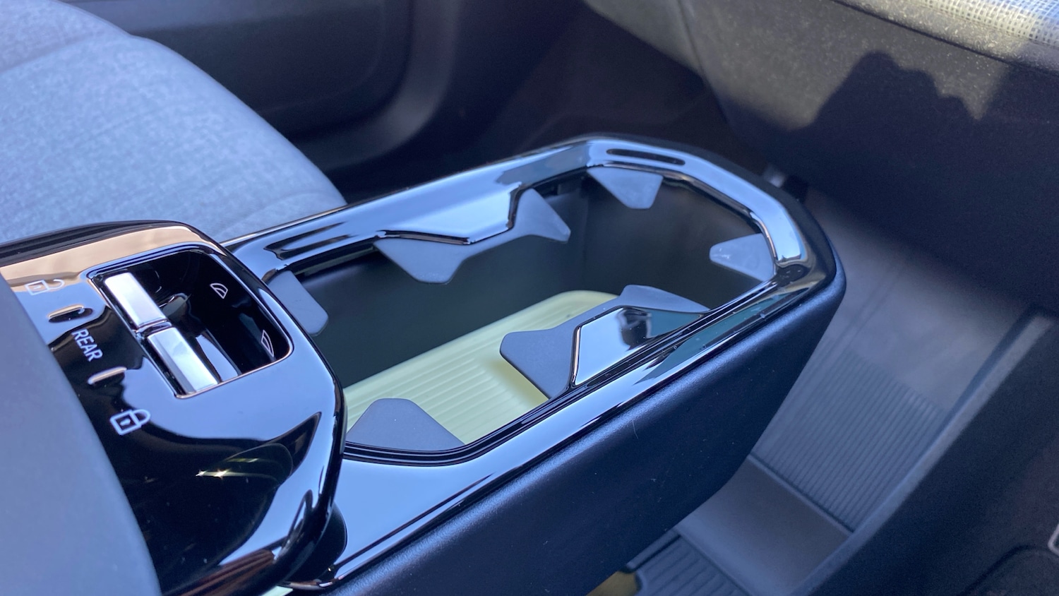 Used Volvo EX30 2025 for sale - 76490318: Photo 37