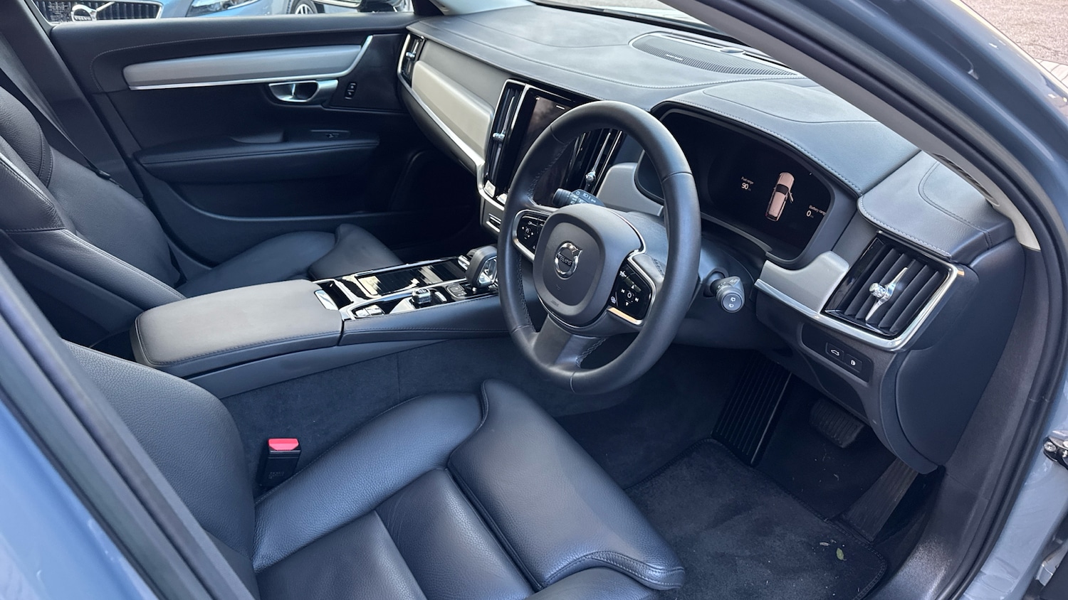 Used Volvo V90 2023 for sale - 77033343: Photo 4