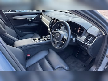 Used Volvo V90 2023 for sale - 77033343: Photo