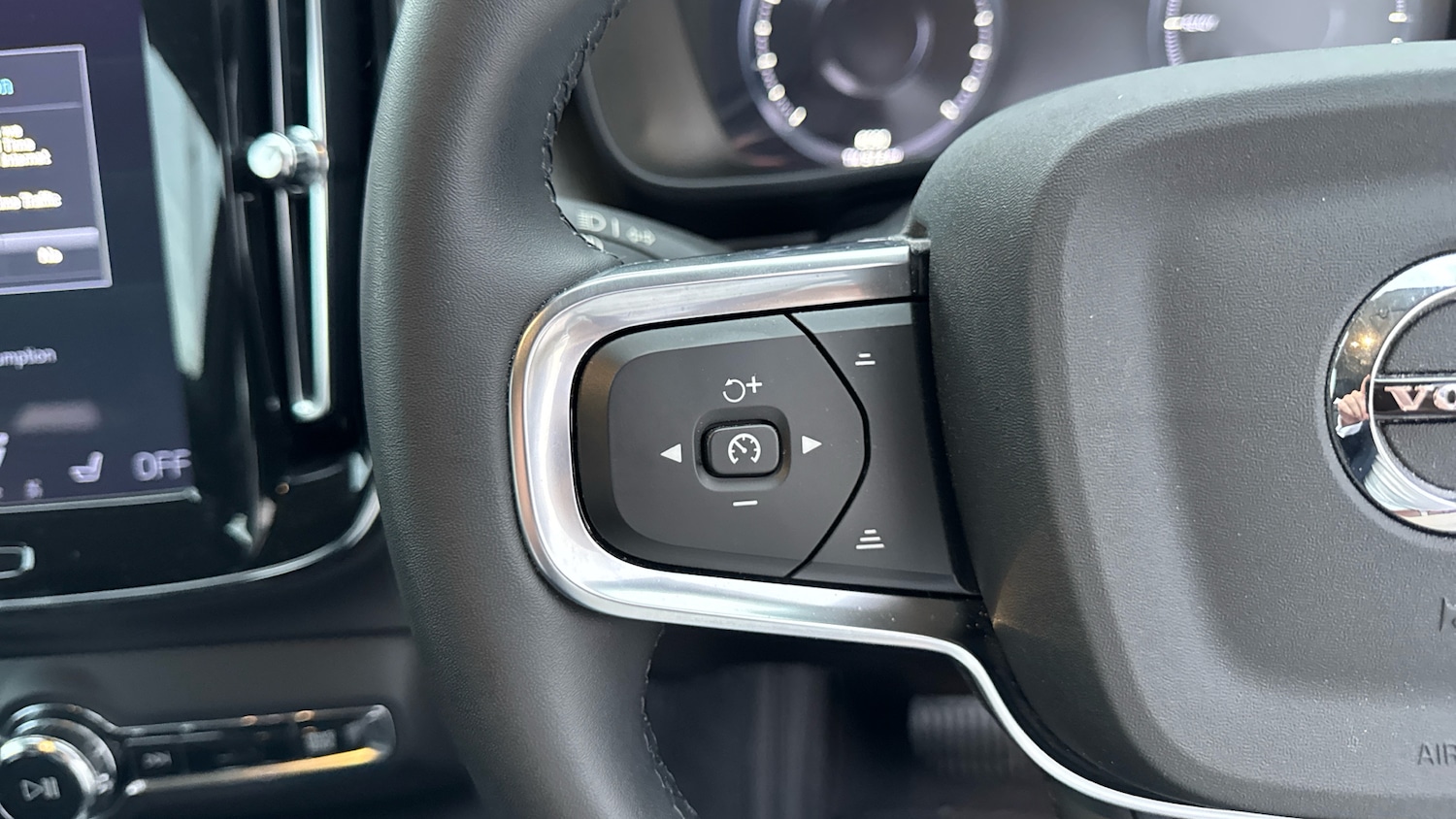 Used Volvo XC40 2022 for sale - 76480186: Photo 18