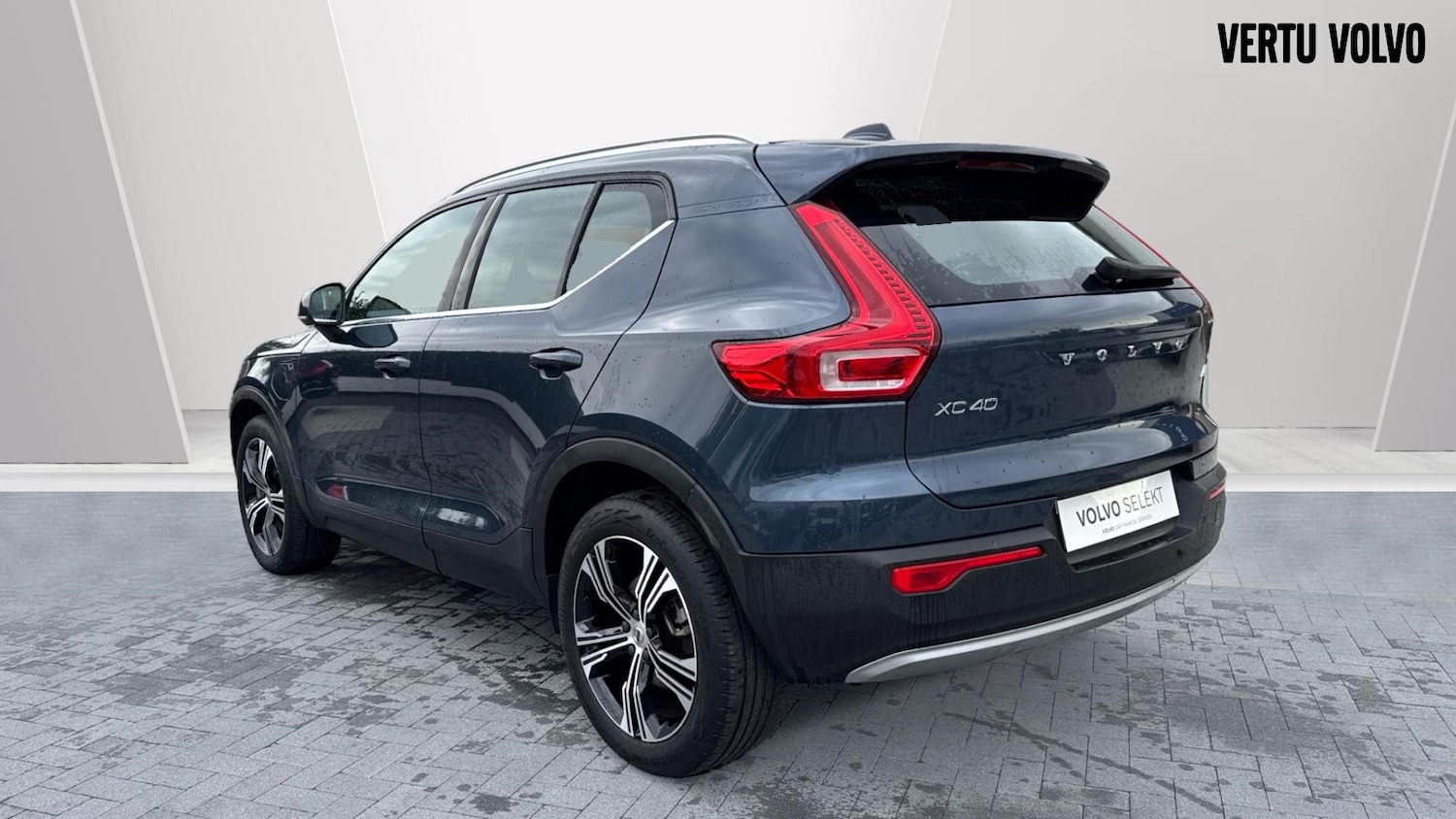 Used Volvo XC40 2022 for sale - 76480186: Photo 2