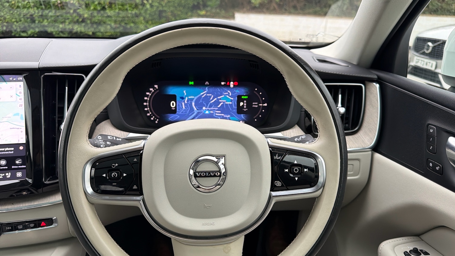 Used Volvo XC60 2021 for sale - 77676175: Photo 10