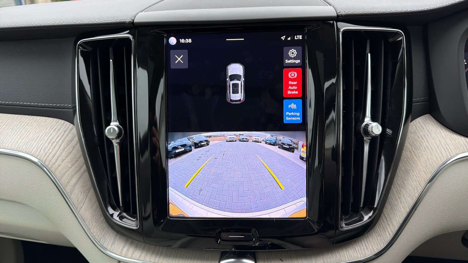 Used Volvo XC60 2021 for sale - 77676175: Photo 18