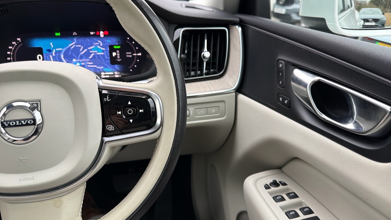 Used Volvo XC60 2021 for sale - 77676175: Photo 21