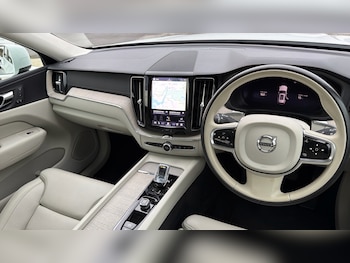 Used Volvo XC60 2021 for sale - 77676175: Photo