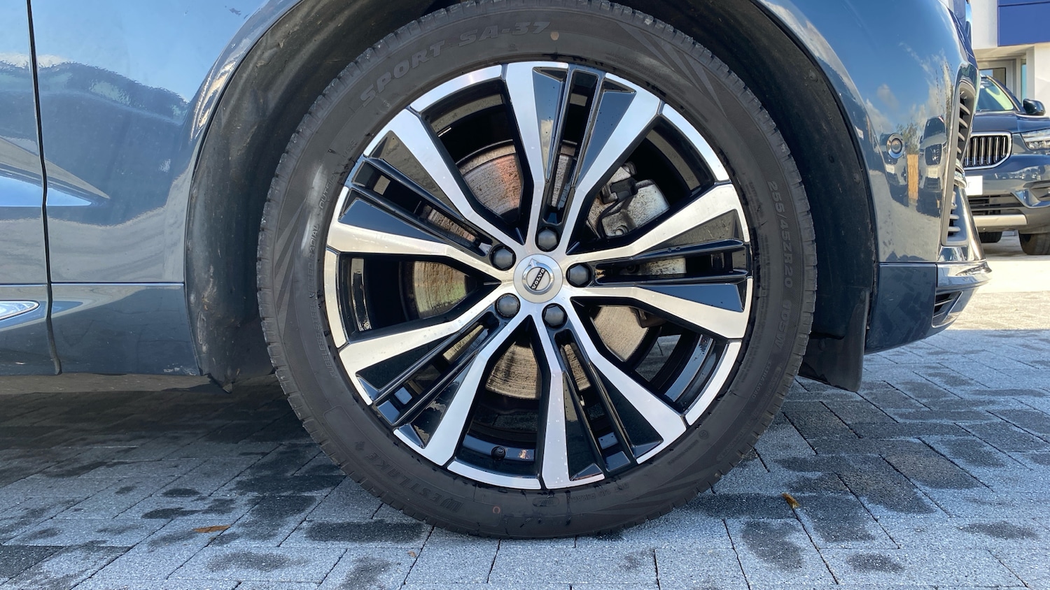 Used Volvo XC60 2023 for sale - 76681565: Photo 16