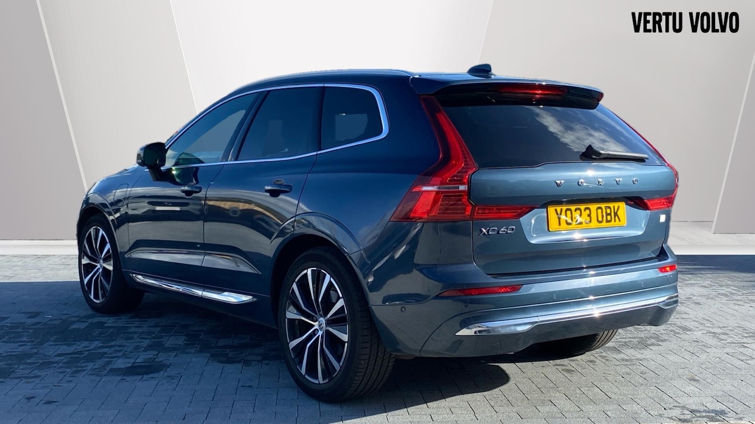 Used Volvo XC60 2023 for sale - 76681565: Photo 2