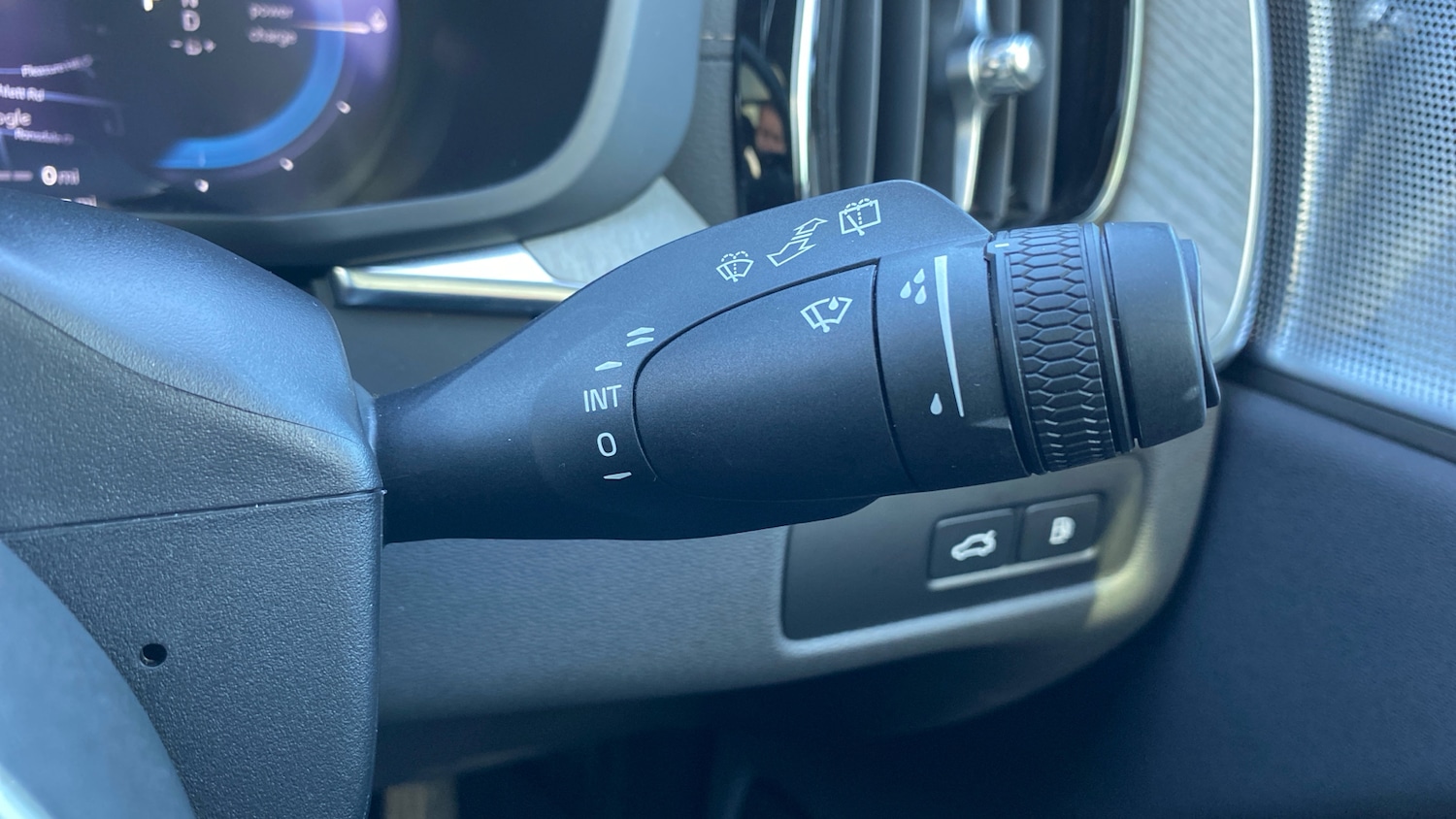 Used Volvo XC60 2023 for sale - 76681565: Photo 24