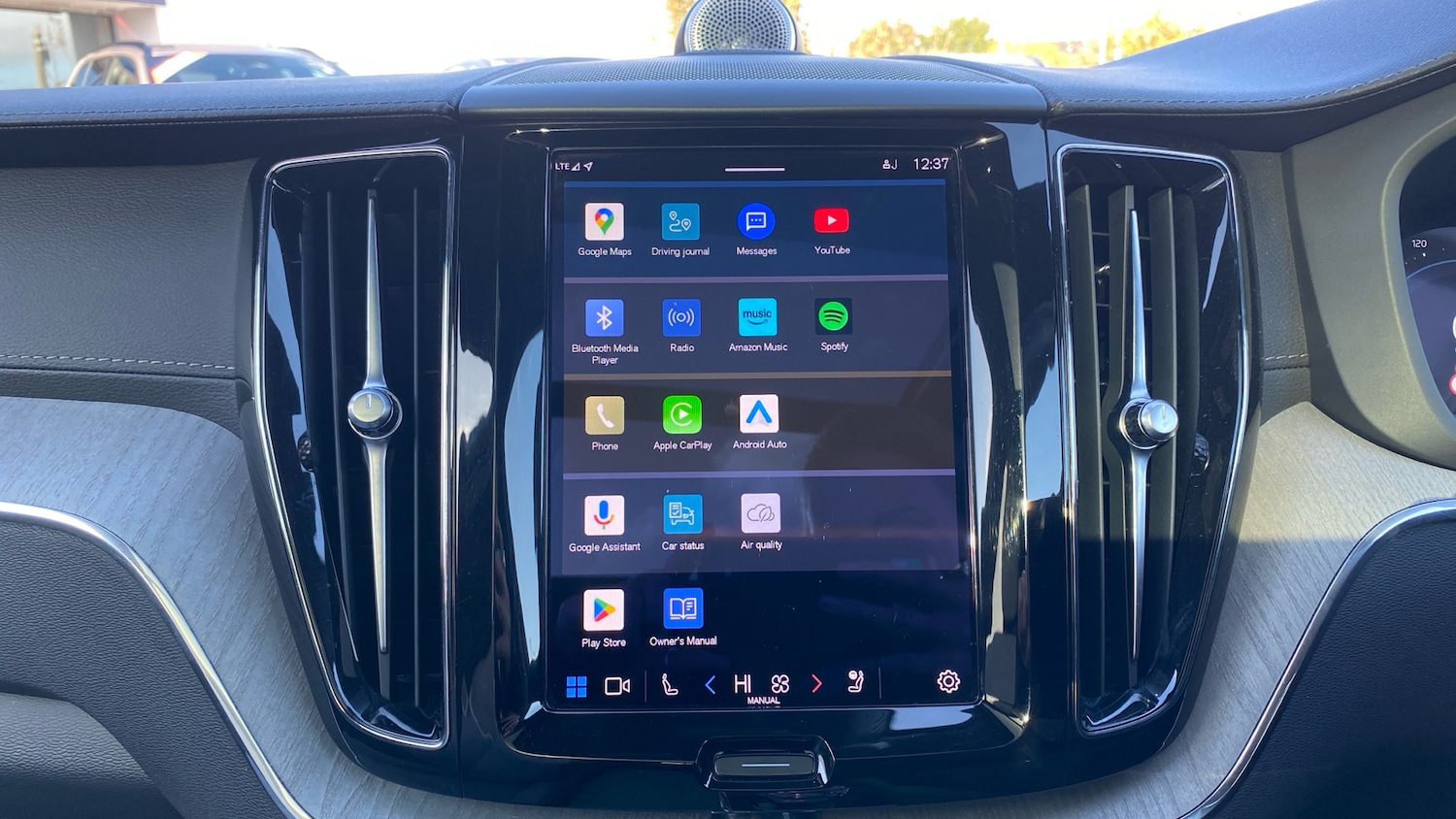 Used Volvo XC60 2023 for sale - 76681565: Photo 28