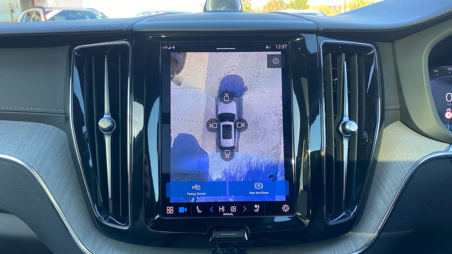 Used Volvo XC60 2023 for sale - 76681565: Photo 29